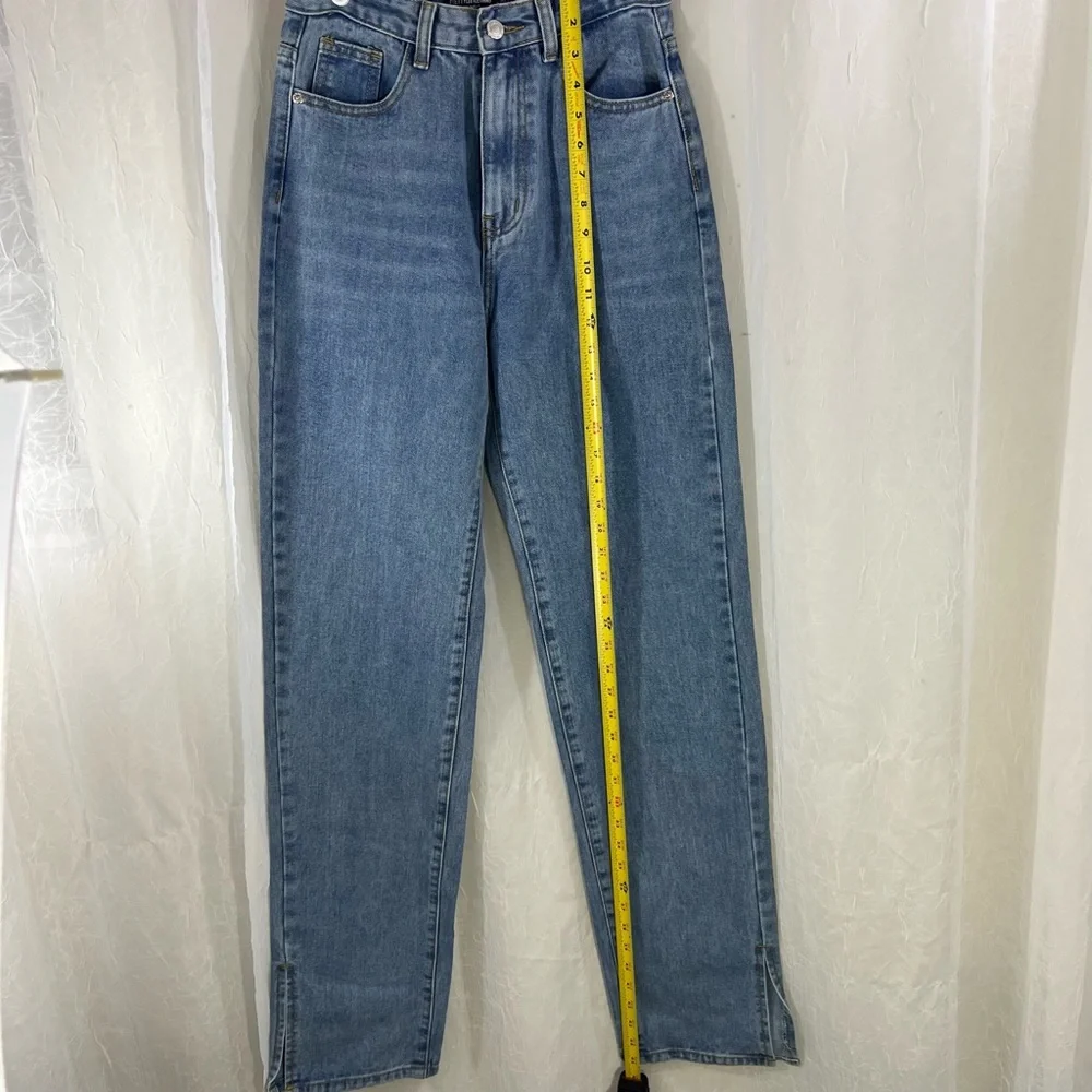NEW WITH TAGS! Pretty Little Thing Light Blue Wash Long Leg Split Hem Jeans - Picture 6 of 16